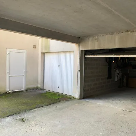 Proche Plage, 2 Chambres, Balcon, Garage - Fr-1-482-138